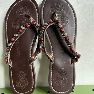 Vintage Y2K Laguna Brown Flip Flop Sandals w Red Wood Silver Metal Accents 9-10